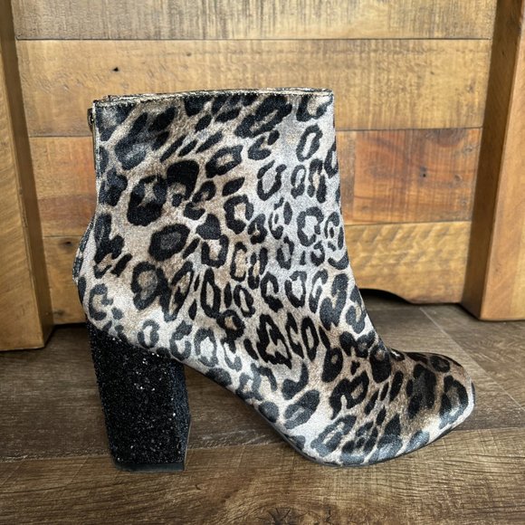 Not Rated NWB animal print velvet bootie with glitter heel size 8.5. - Picture 7 of 13